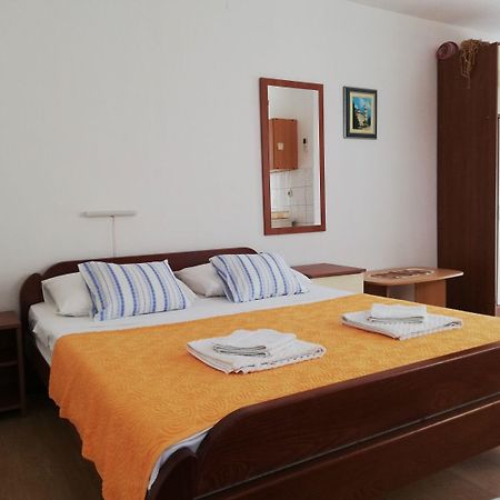 Apartments Nada - 100 M From Beach Kali Exterior foto